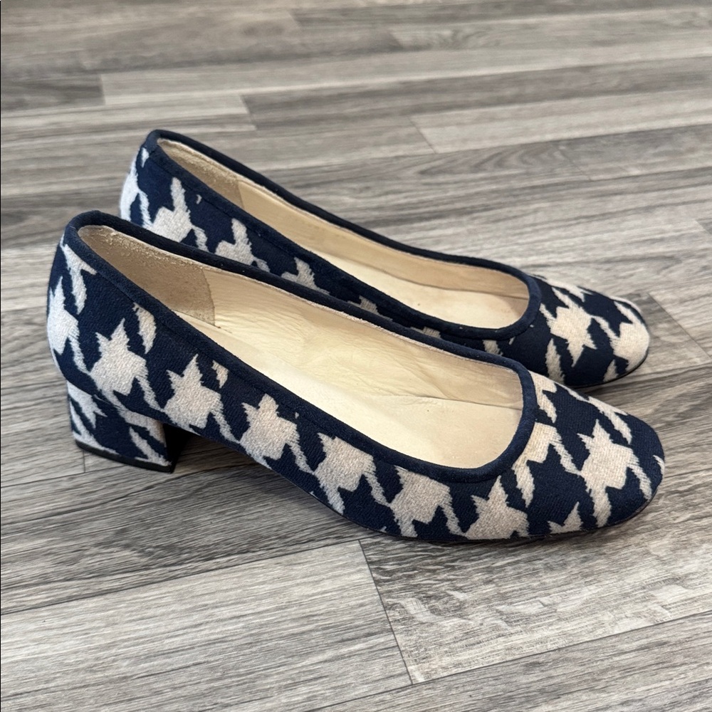 Bettye Muller made in Spain houndstooth pumps women’s sz 38